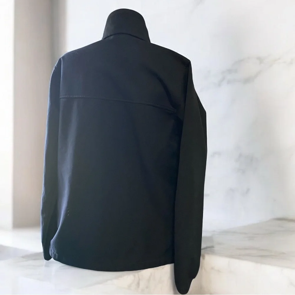 Woman’s Columbia Performance Jacket in Black - Picture 3 of 6